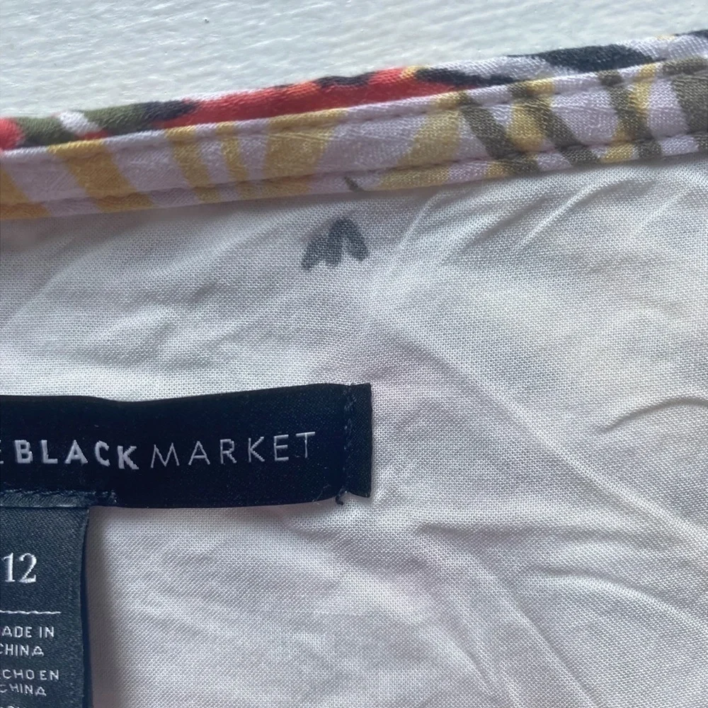 White House Black Market Tiered Soft Flirty Palm skirt